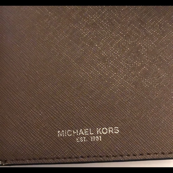 NWT MK men’s wallet color Brown. - Picture 2 of 6